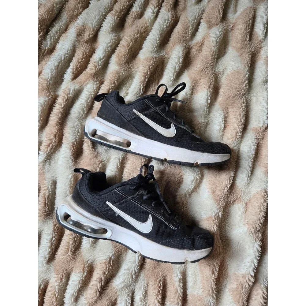 Nike boys air